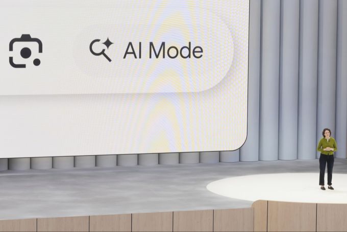 Auf der Entwicklerkonferenz Google I/O 2025 präsentiert das Unternehmen die Vorteile des neuen AI Mode. google io