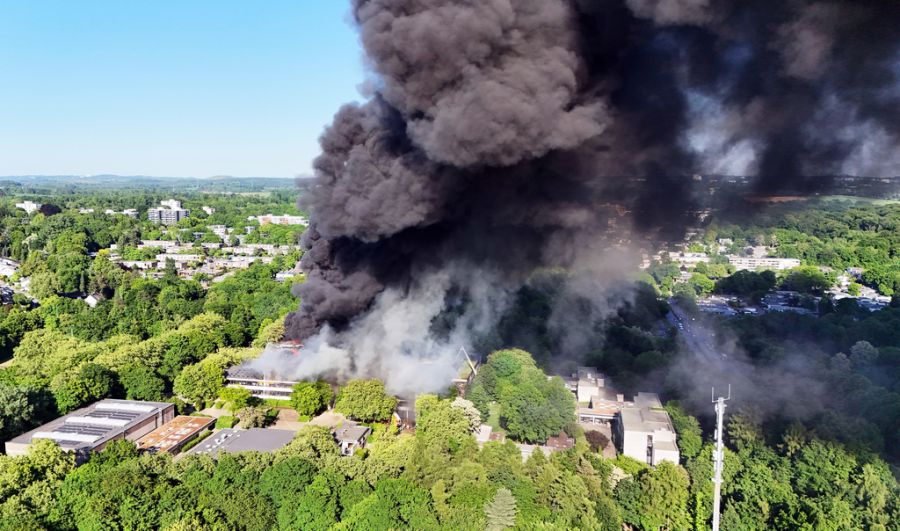 schule schüler brand