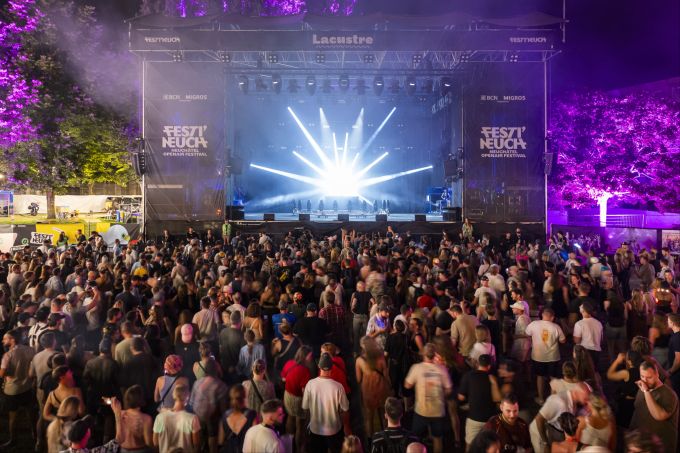 Zum ersten Mal in seiner Geschichte musste das Festi'neuch wegen stürmischem Wetter evakuiert werden. Wetter Evakuation