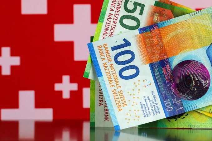 Der Schweizer Franken und der Yen verlieren gegenüber Euro und US-Dollar an Wert. (Symbolbild) Schweizer Franken