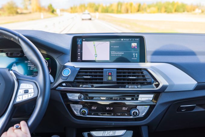 Die Luxusmodelle unter den E-Autos sind eher teuer bei kurzer Reichweite. (Symbolbild) e autos