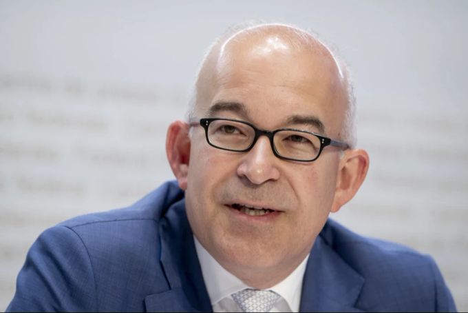 Als öffentlich-rechtliches Medienunternehmen sei es für das SRF falsch, quotenträchtige Bereiche wie die Unterhaltung zu priorisieren, sagt SVP-Nationalrat Gregor Rutz. SRF