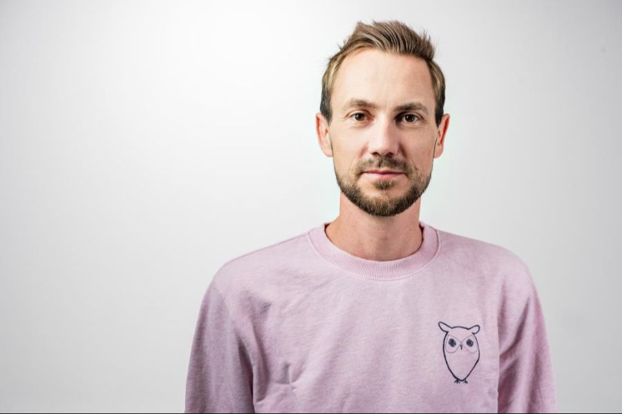 Auch Nino Gadient von SRF Kultur trat bereits an die Stelle von Wannenmacher.
