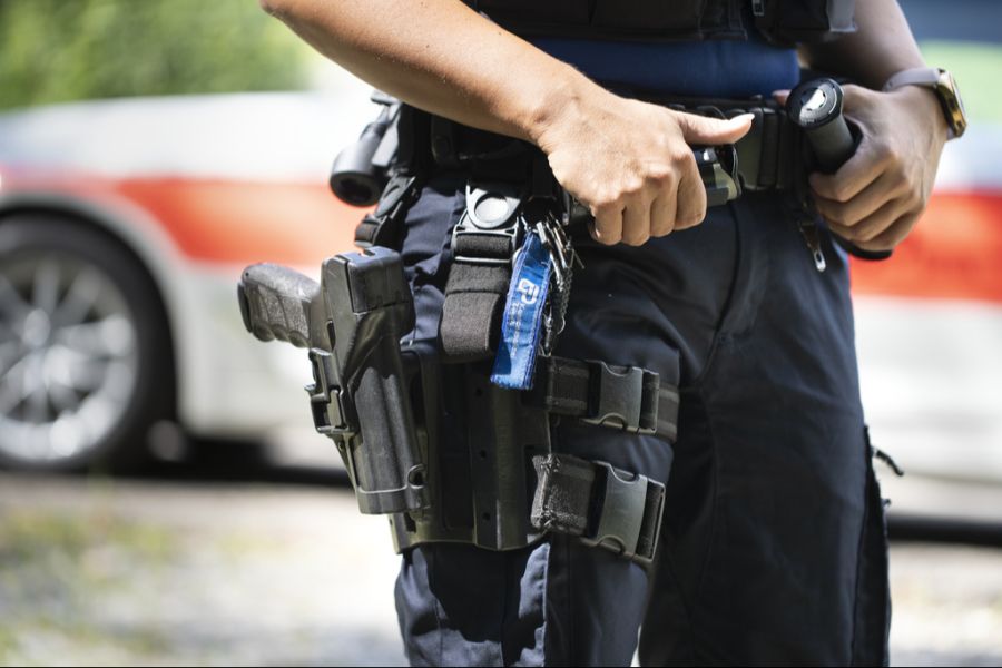 Eine junge Polizistin bei der Stadtpolizei Zürich hat ihren Job verloren. (Symbolbild)