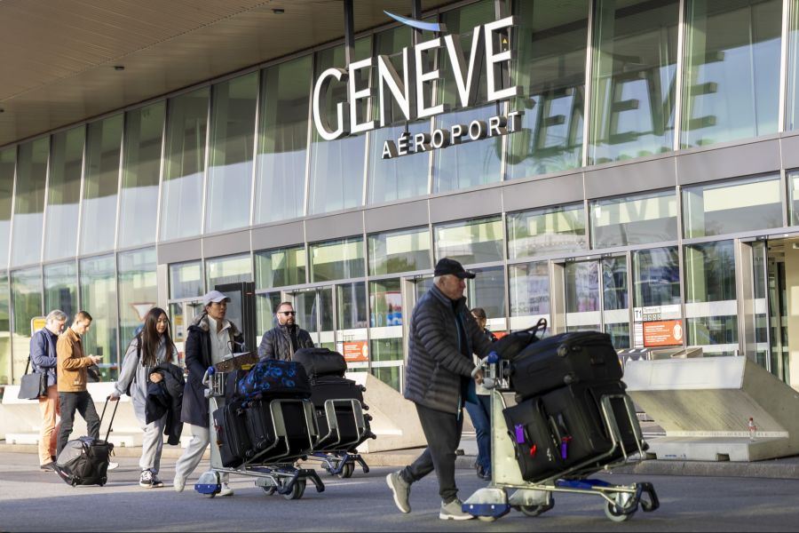 Am Samstag landeten sieben Schweizer Mitglieder der Gaza-Hilfsflotte am Flughafen in Genf.