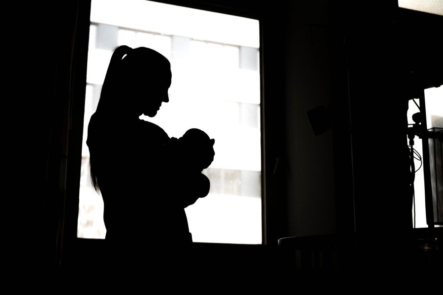 Lediglich 18 Prozent der erwerbstätigen Müttern kehren bereits nach 14 Wochen zurück an ihren Arbeitsplatz.