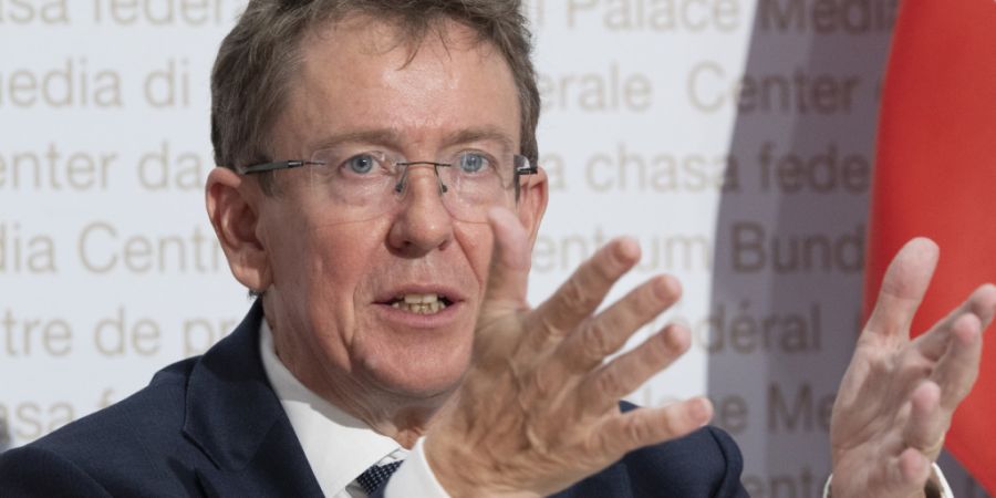 Laut Umweltminister Albert Rösti hat der Bundesrat am Mittwoch die Folgen des Hitzesommers thematisiert. Momentan sei es jedoch nicht notwendig, die ausserordentliche Lage auszurufen.