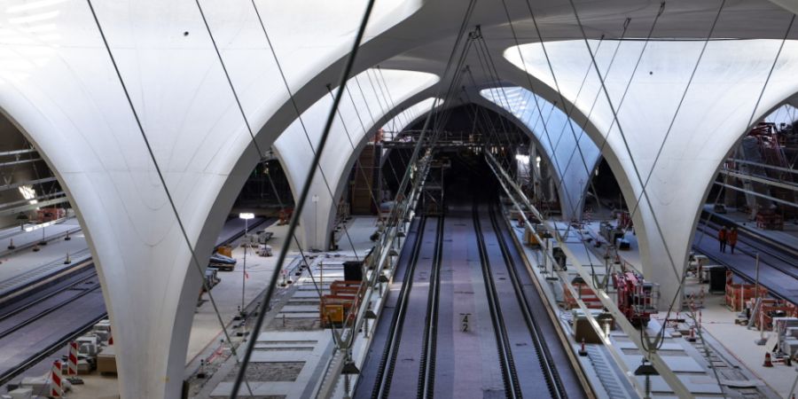 Der Bau des Tiefbahnhofs Stuttgart 21 verteuert sich weiter. Wie am Freitag bekannt wurde, sollen die Kosten aufgrund weiterer Bauverzögerungen nochmals um rund 3 Milliarden Euro in di...