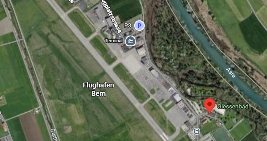 Die Badi liegt direkt neben dem Flughafen Bern.