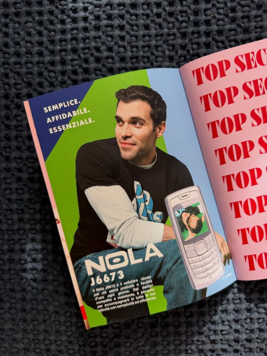 Das Magazin enthält auch Kussfotos, Comics und Steckbriefe.