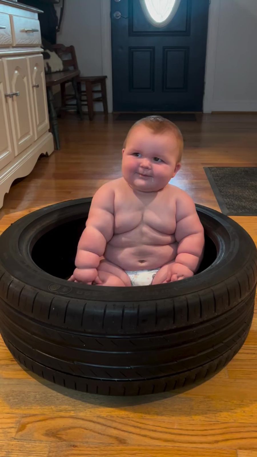 Ein acht Monate altes Baby aus North Carolina sorgt derzeit in den sozialen Medien für viel Aufsehen.