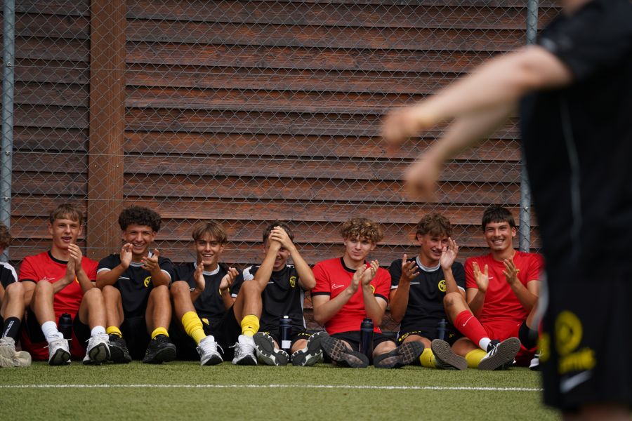 Die Spieler der U17 von YB wurden vor dem Turnier zu verschiedenen Themen rund um Inklusion und den Umgang mit Menschen mit Beeinträchtigungen geschult.