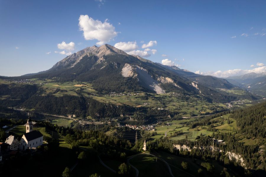 Eine Umfrage im Graubünden hat ergeben: Zecken wagen sich in immer höhere Gebiete vor.