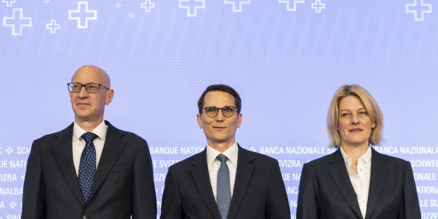 Das SNB-Direktorium um Präsident Martin Schlegel greift bei Bedarf am Devisenmarkt ein. (Archivbild)