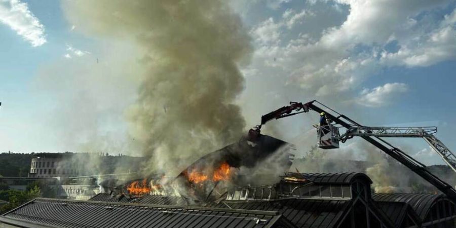 Der Brand vom 29. Juli 2026 richtete an der Turnhalle von Dättwil AG einen grossen Schaden an.
