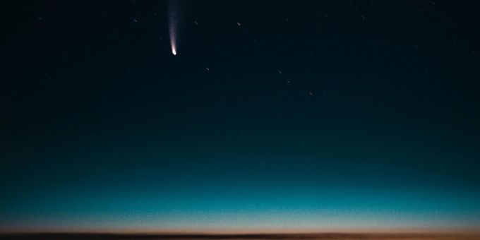 Der Asteroid Apophis sorgt für Aufsehen: Er könnte 2029 mit der Erde kollidieren. erde asteroid apophis