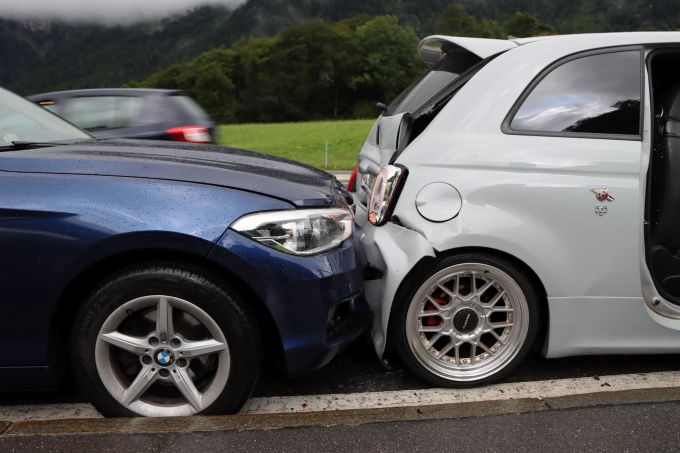 Unfall in Mitlödi GL. Unfall Mitlödi GL.