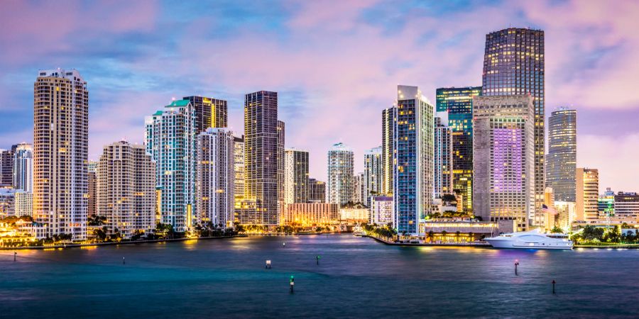 Miami Hafen in der Abendsonne.