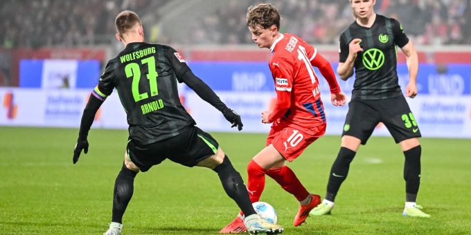 Der VfL Wolfsburg feiert in der Bundesliga in Heidenheim einen wichtigen Sieg. Bundesliga Heidenheim Wolfsburg