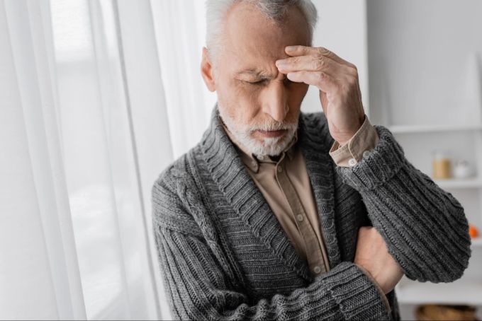 Alzheimer breitet sich allmählich aus und zerstört nach und nach das Gehirn. alzheimer