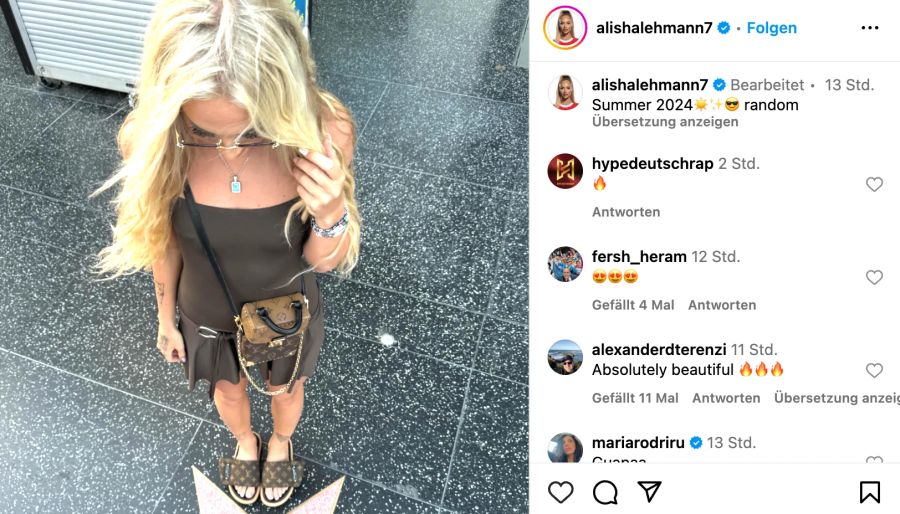 Bei ihrem Hollywood-Ausflug darf für Alisha Lehmann der Besuch beim Walk of Fame nicht fehlen.