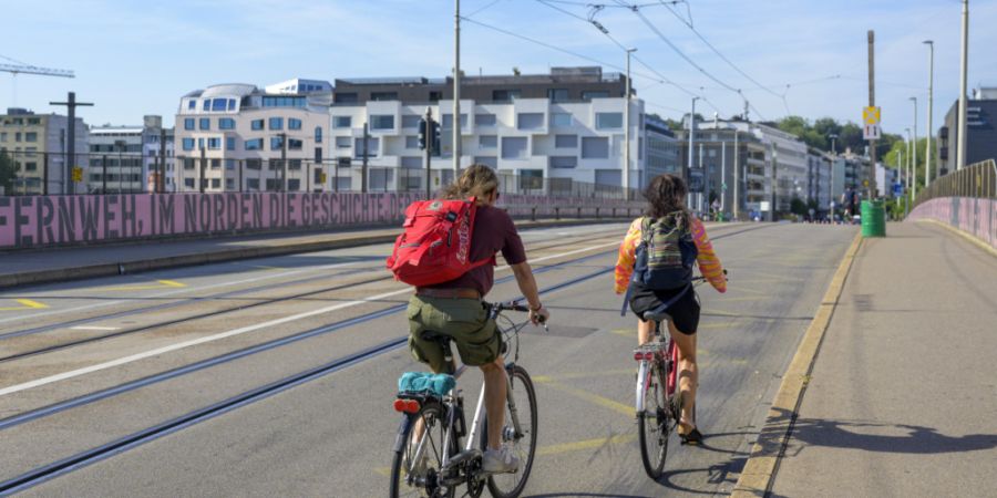 Die Abzweigung hinter der Basler Margarethenbrücke zwischen Gundeli und Binningen ist derzeit nur in eine Richtung befahrbar. Eine neue Weiche soll das ändern. (Archivbild)