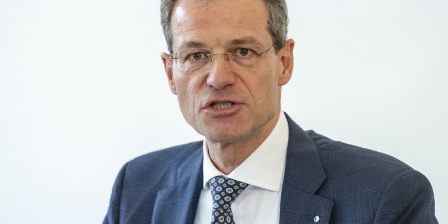 Der Luzerner Finanzdirektor Reto Wyss (Mitte) will die Totalrevision des Finanzausgleichs gemeinsam mit den Gemeinden weiterentwickeln. (Archivbild)