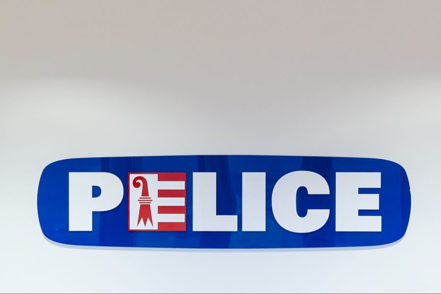 Wie die Kantonspolizei in einer Medienmitteilung schreibt, begaben sich die Jugendlichen auf unbekannte Wege.