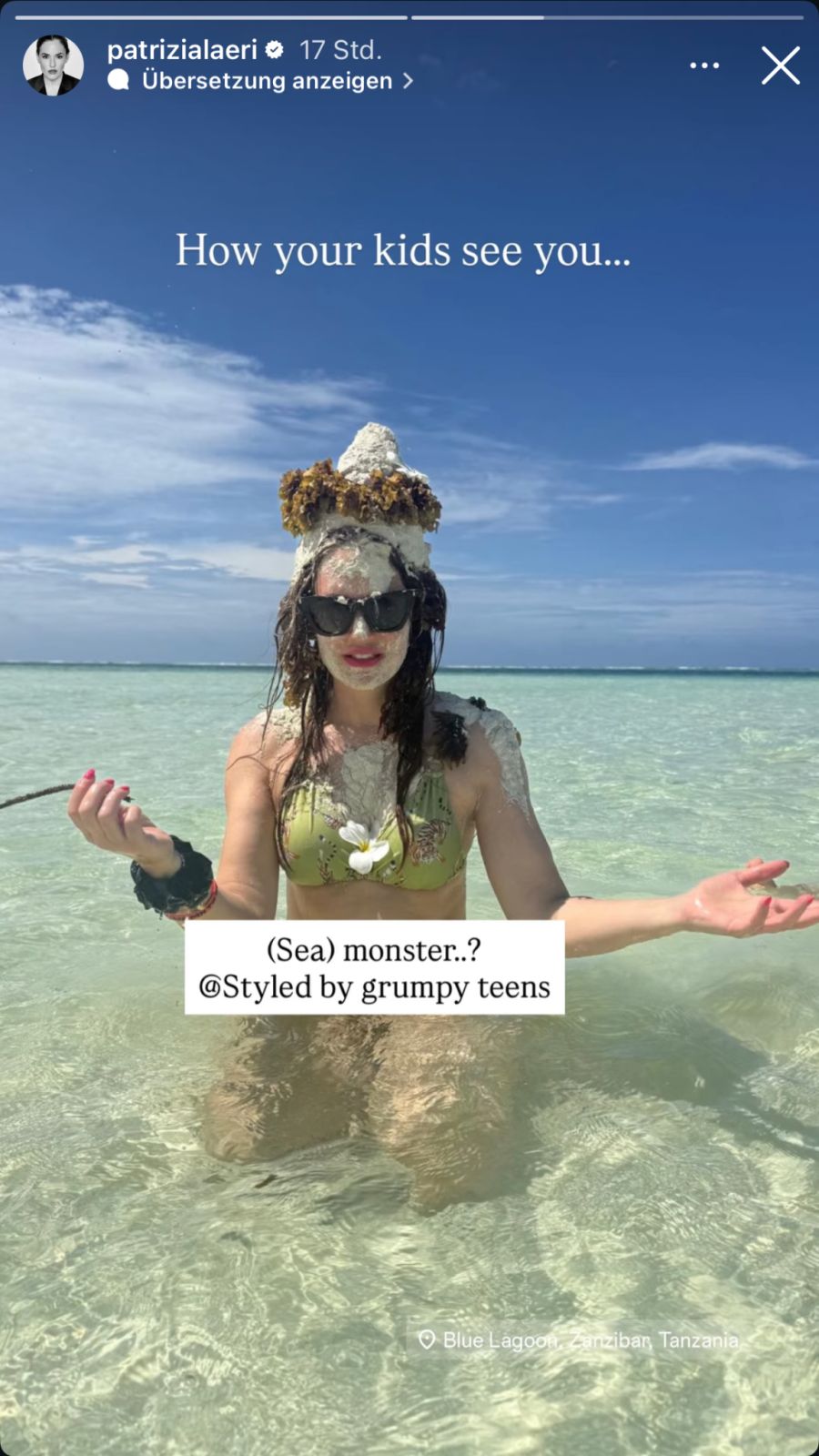 Wer ist denn hier gestrandet? Im Sand-Kostüm ist Patrizia Laeri fast nicht mehr wiederzuerkennen.