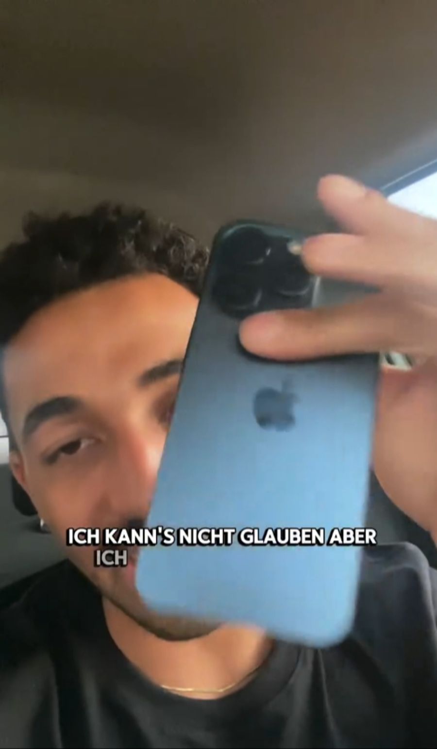 Anschliessend hat der junge Mann sein gestohlenes Handy wieder erhalten.