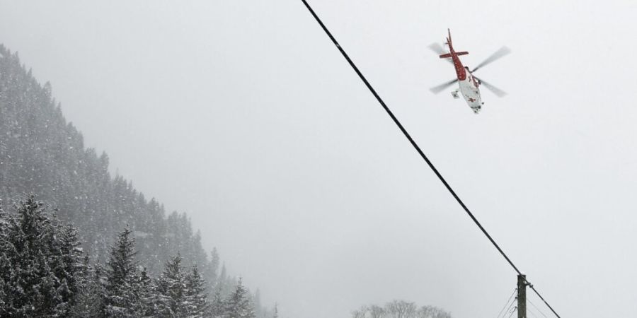 Polizei, Rega und Alpine Rettungsdienste waren am Freitag im Skigebiet Adelboden-Lenk im Einsatz. (Symbolbild)