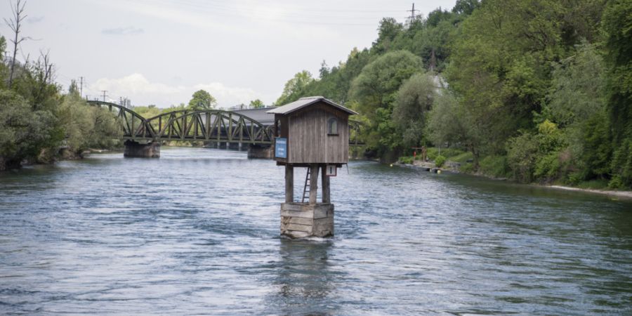 Die Reuss, hier zwischen Spreuerbrücke und Nordpol, soll wie die weiteren Gewässer des Kantons Luzern eine eigene Rechtspersönlichkeit und Grundrechte erhalten. Das verlangt die am D...