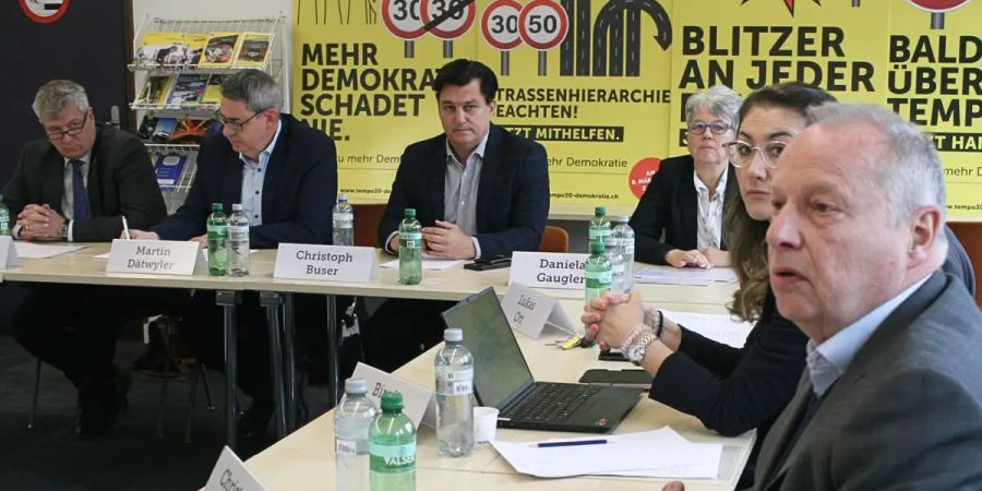 Gegner und Gegnerinnen von Tempo 30 auf Hauptstrassen