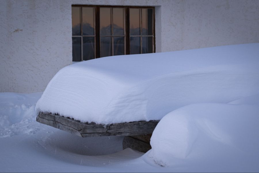 Nach üppigem Neuschnee-Einbruch erwartet die Schweiz am Wochenende ein Vorgeschmack auf den Frühling.