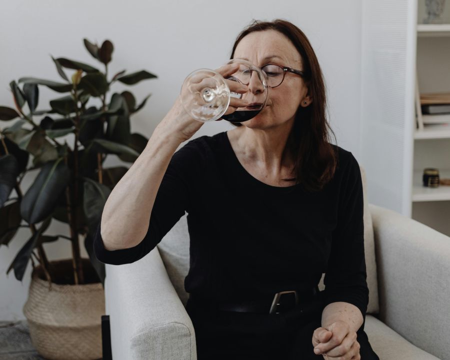 Auch ein Glas Wein pro Tag ist schädlich: Eine Expertengruppe des Bundes hat ihre Empfehlungen angepasst.