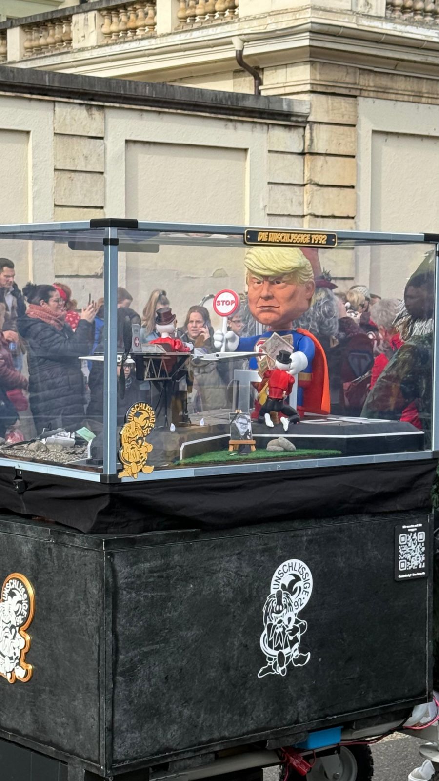 Viele Einheiten thematisieren Donald Trump und Amerika.