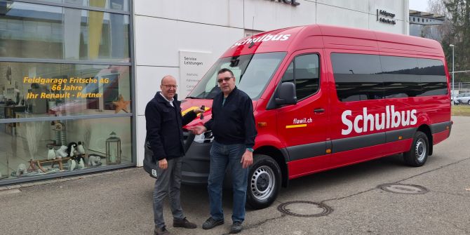 Übergabe Schulbus