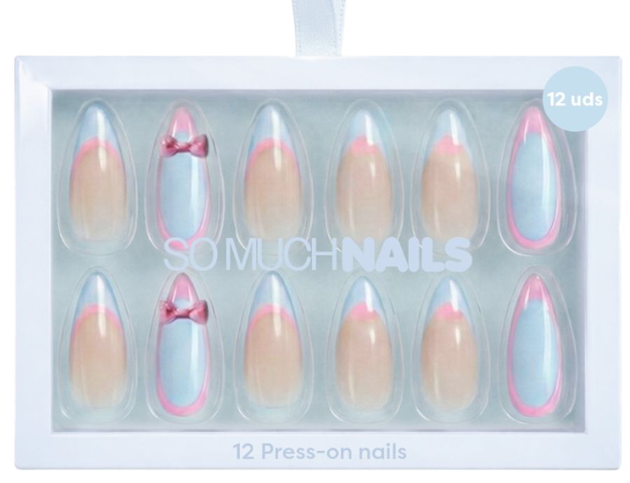 Neu hinzu kommen zudem etwa diese aufklebbaren Nägel ...