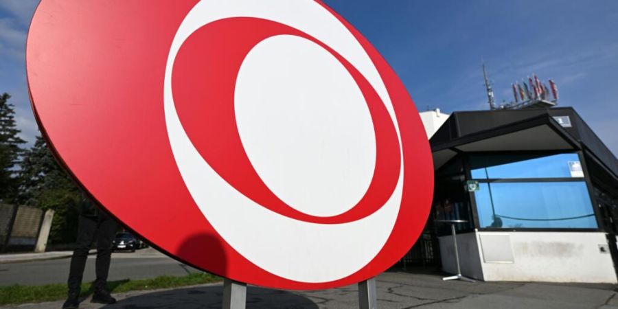 Das Logo des ORF steht vor dem ORF-Zentrum. Foto: Helmut Fohringer/APA/dpa