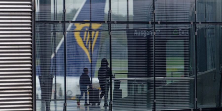 Ryanair stellt Passagiere vor die Wahl: Stornierung oder Zusatzkosten wegen der erhöhten Luftverkehrssteuer.