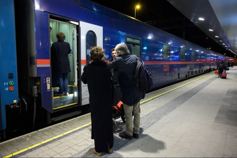 Auch Reisende nach Österreich trifft es: Die Strecke von Buchs SG nach Feldkirch (Ö) wird vom 10. August bis zum 9. September gesperrt. (Symbolbild)