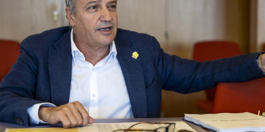 Die Stadt Genf mit Stadtpräsident Alfonso Gomez hat ihr Budget für 2026 verabschiedet. (Archivbild)