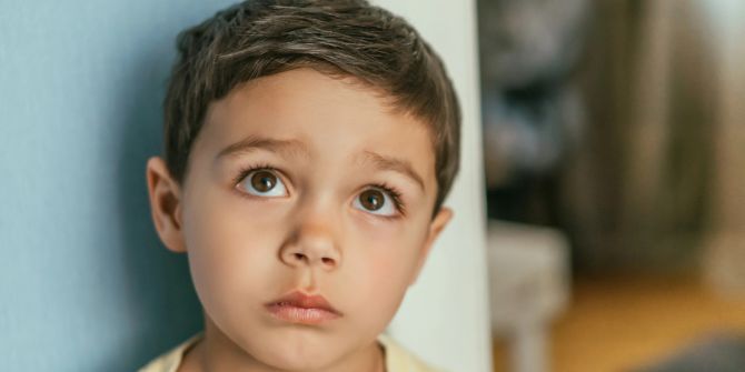 kleiner junge