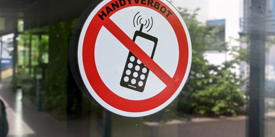 An Thurgauer Schulen sollen Handys verboten werden. (Symbolbild)