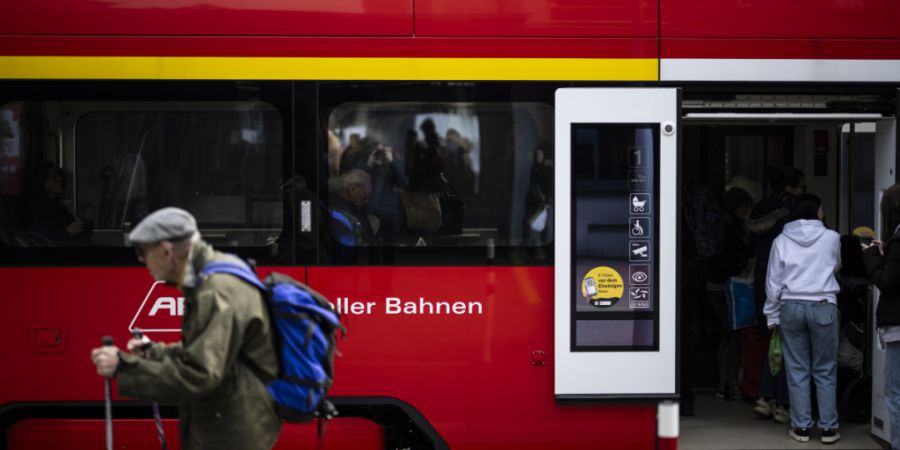 In der Nähe von Altstätten im Kanton St. Gallen ist am Sonntagabend ein Zug entgleist. (Symbolbild)