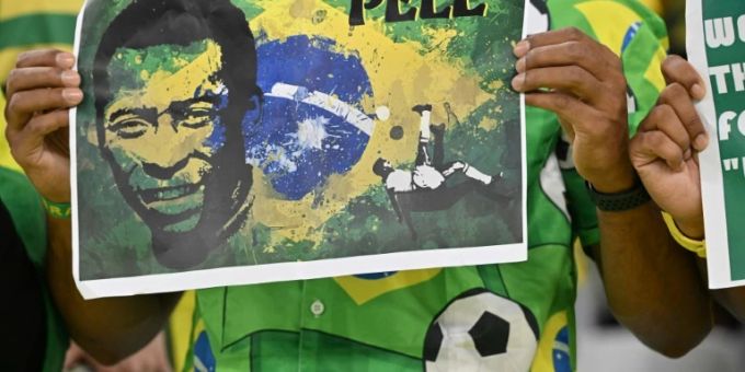 Argentinien-Sieg - Pelé schaut Final bei einer Fussmassage im Spital