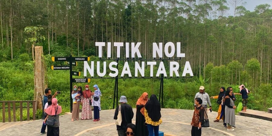 Einheimische besuchen das Gebiet, das als «Nusantara Ground Zero» bezeichnet wird. Hier entsteht gerade Nusantara, die neue Hauptstadt Indonesiens.