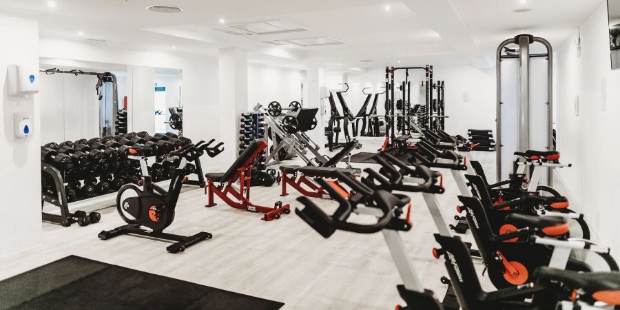 Fitnesstudio Gerät Ausstattung Einrichtung