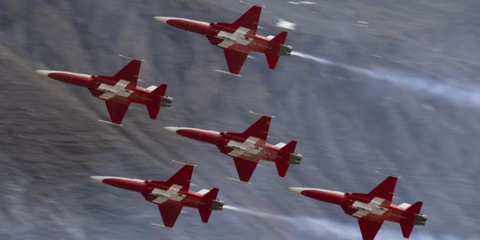Wegen des Absturzes 2016 wurde ein Patrouille-Suisse-Pilot verurteilt. Patrouille Suisse Piloten