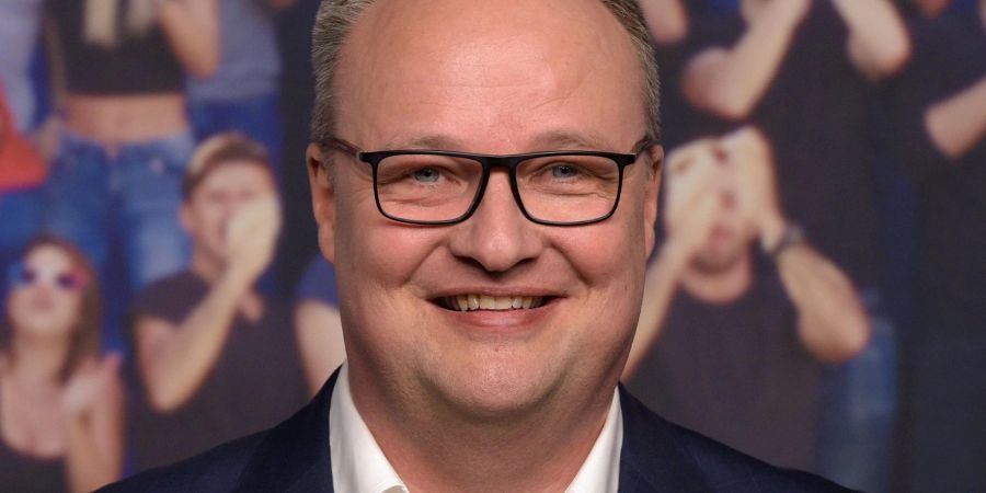 Oliver Welke blickt satirisch auf das Jahr 2022 zurück.